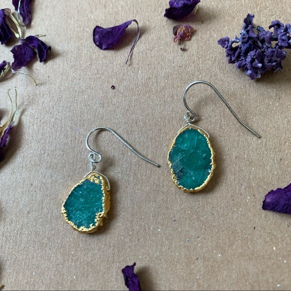 Emerald Green Stones w Gold Dipped Edges Earrings - Picture 10 of 13